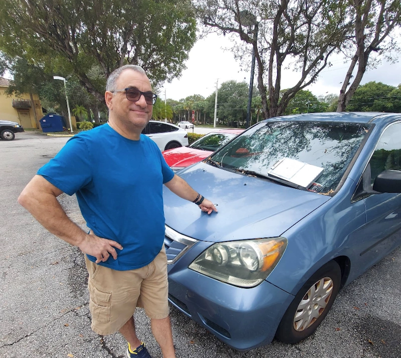 Junk van for cash removal service in Boynton Beach, FL